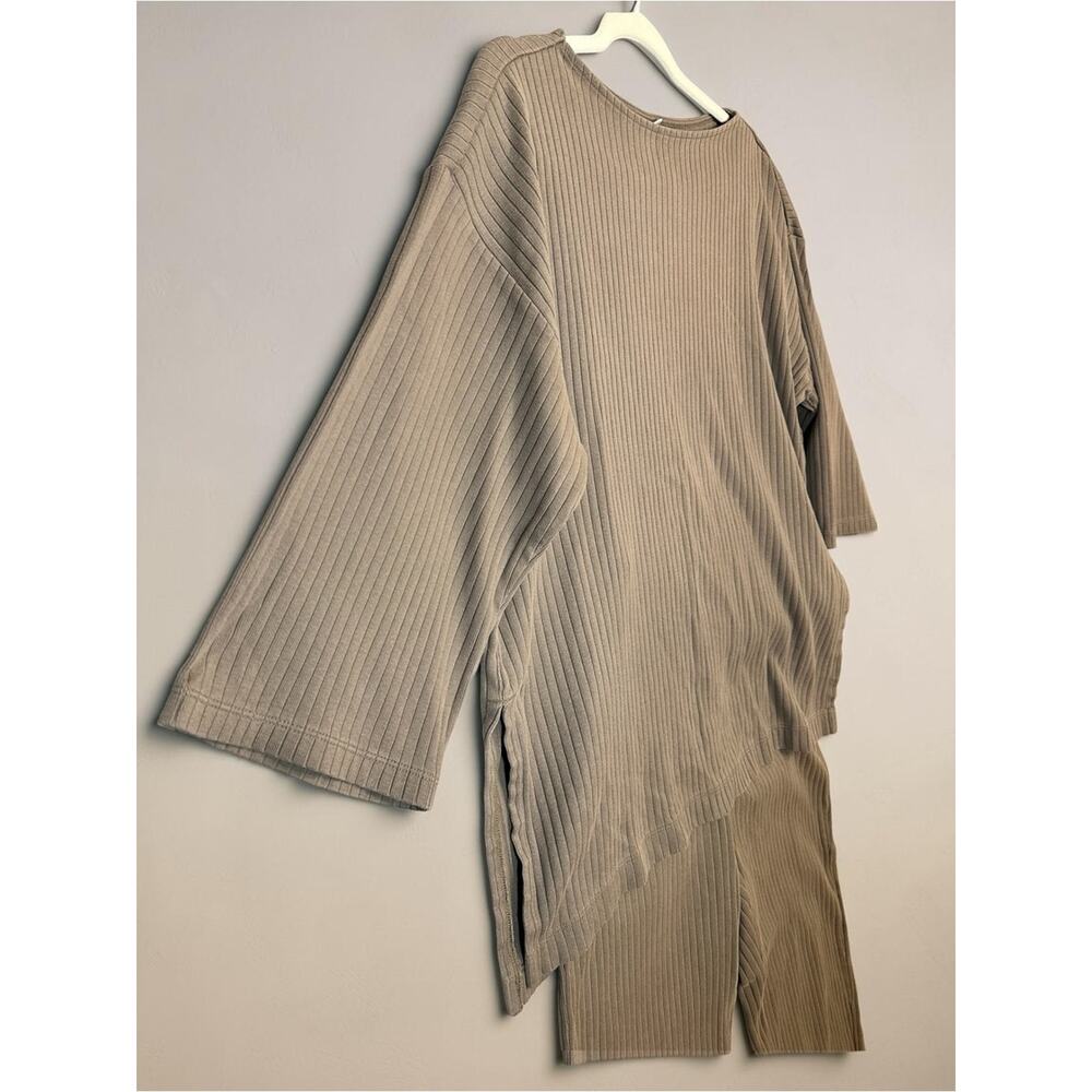 Uniqlo Ribbed Knit Top and Pant Set in Taupe Beige - Picture 2 of 11
